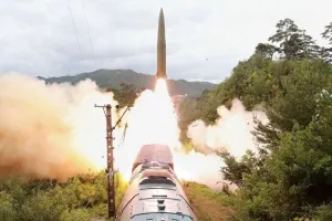 अमेरिका को किम जोंग ने दिया नए प्रतिबंधों का जवाब, ट्रेन से दागी बैलिस्टिक मिसाइल