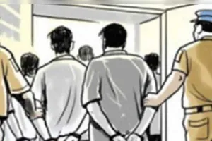 रुद्रपुर: सरकारी खाद सहित चोरी हुए ट्रक बरामद, छह गिरफ्तार