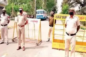 ओमिक्रोन के खतरे को लेकर हरियाणा सरकार का अलर्ट, स्कूल समेत कई जगह लगी पाबंदी