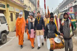 अयोध्या: शोभायात्रा निकाल साधु संतों ने की राम मंदिर की परिक्रमा