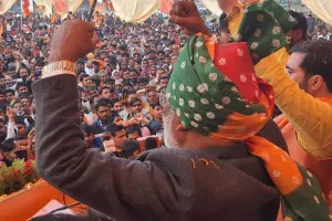 बाराबंकी: जन विश्वास यात्रा में शक्ति प्रदर्शन की रही नेताओं में होड़, जमकर हुई नारेबाजी