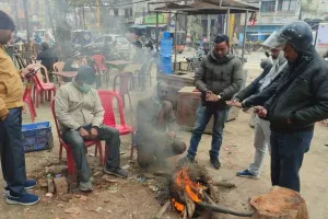 अयोध्या: मकर संक्रांति पर सर्दी ने मारी पलटी, छूटी कंपकंपी, सड़कों पर सन्नाटा