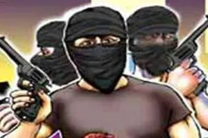 देवरिया में बदमाशों ने असलहे के बल पर सर्राफ से लूटे लाखों के आभूषण