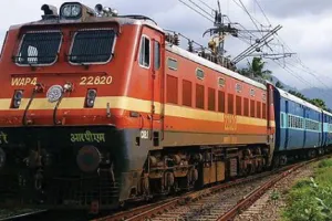 रेल यात्रियों के लिए बड़ी खबर: नौचंदी सहित कई ट्रेनें रद्द, लखनऊ-काठगोदाम का बदला रूट