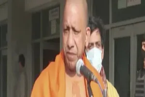 गोरखपुर: मुख्यमंत्री योगी ने बीआरडी मेडिकल कॉलेज का किया निरीक्षण