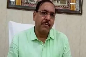 झांसी मंडलायुक्त ने कोविड कमांड एंड कंट्रोल सेंटर का किया औचक निरीक्षण