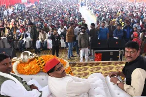 सपा की उपलब्धियां गिना रही भाजपा : लालजी वर्मा