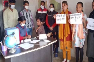 बहराइच: किसान इंटर कॉलेज में हुआ वैक्सीनेशन शिविर का आयोजन, छात्रों ने लगवाया टीका