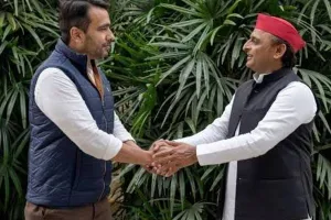 मिशन 2022: अखिलेश यादव के घर पहुंचे जयंत चौधरी, सीट बंटवारे को लेकर होगी बात