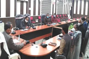 चुनावी जागरुकता के लिए थीम गीत तैयार कर मतदान के लिए लोगों को करें प्रेरित: डीएम