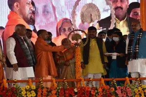 सरकार शिक्षितों को रोजगार उपलब्ध कराने के लिए वचनबद्ध: सीएम योगी