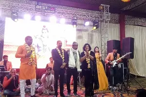 बहराइच: भाजपा नेत्री ने ग्रामीणों के साथ मनाया नव वर्ष, भजन और गीतों पर थिरके लोग