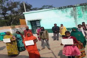 हरदोई: प्राथमिक विद्यालय में मतदान को लेकर किया गया जागरूक, लोकतंत्र को मजबूत करने की ली गई शपथ