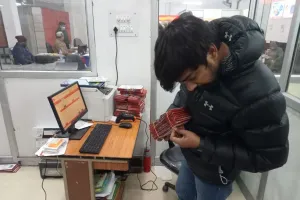 बरेली: चुनाव से पहले 35 हजार वोटर आईडी कार्ड बांटना चुनौती