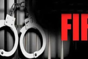 लखीमपुर-खीरी: ब्लॉक जंगल से लकड़ी काटकर ले जा रहे  युवक को दबोचा, दो साथी फरार