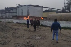 अयोध्या: डिस्टलरी प्लांट में ब्लास्ट के बाद लगी आग, तीन मजदूर झुलसे