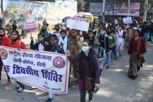 बरेली: नोटा अभियान के तहत लोगों को किया जागरूक