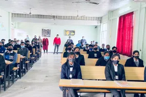 बरेली: कुष्ठ रोगियों से करें संवाद, बढ़ाएं हौसला-आचार्य सत्येंद्र कुमार