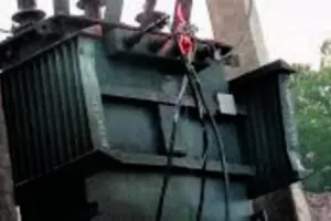 काशीपुर: गार्डों को बंधक बनाकर ट्रांसफार्मर से तेल व कॉपर प्लेट चोरी कर ले गए बदमाश