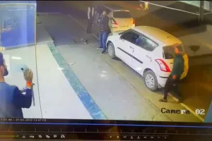 बरेली: केक के साथ मुफ्त सामान न देने पर बेकरी संचालक पर फायरिंग