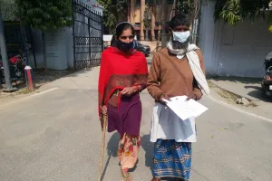 बरेली: जमीन पर कब्जा करना चाहते हैं दबंग