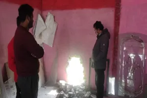 रामपुर: दो दुकानों से डेढ़ लाख की चोरी, दी तहरीर