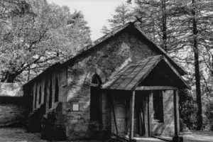 मौत का डाक्टर के नाम से कुख्यात इस ब्रिटिश डॉक्टर का बंगला आज भी लोगों को डराता है, अभी भी खुदाई में नजर आ जाते हैं कंकाल