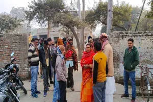 हरदोई: शटरिंग खोलते समय भरभरा कर गिरा जीना, एक की मौत