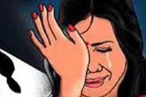 मुरादाबाद : बिरयानी विक्रेता ने महिला को बुरी नीयत से दबोचा, घर के सामने कीचड़ डालने का किया था विरोध