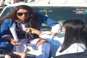 गोरखपुर: चेयरमैन की कार में मिली अवैध शराब की पेटियां, सपा प्रत्याशी काजल निषाद ने पकड़ी गाड़ी