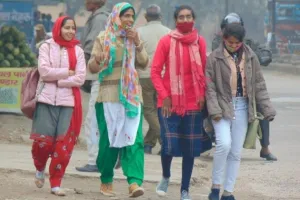 बरेली: सियासी पारा चढ़ने के साथ ही बढ़ने लगा मौसम का भी पारा, आज सुबह से खिली धूप ने दिलाया कम ठंड का एहसास