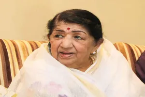 बिगड़ी स्वर कोकिला लता मंगेशकर की तबीयत, फिर वेंटिलेटर पर किया गया शिफ्ट