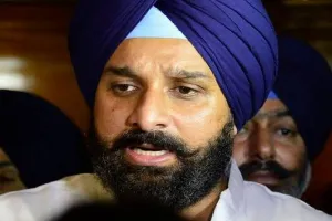 मोहाली की अदालत में पेश हुए बिक्रम सिंह मजीठिया