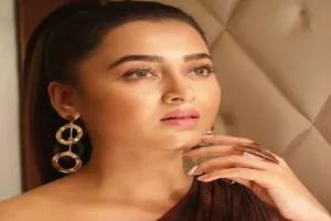 तेजस्वी प्रकाश की इन अदाओं को देखकर आप भी हो जाएंगे उनके दिवाने