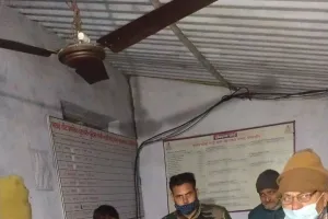 पीलीभीत: एसएसटी टीम ने कार में पकड़ी चार लाख की चांदी, ट्रेजरी में जमा कराई