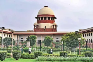 उच्चतम न्यायालय ने देश भर में बच्चों के लिए समान पाठ्यक्रम के अनुरोध वाली याचिका पर सुनवाई से किया इनकार