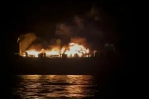 यूनान में नौका में लगी आग, 280 लोगों को बचाया