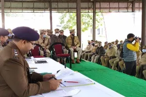 बहराइच: चुनावी ड्यूटी में तैनात 960 पुलिसकर्मी नोएडा के लिए हुए रवाना