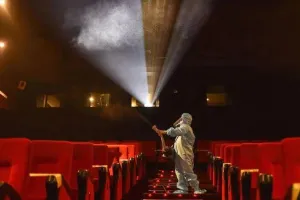 यूपीः नोएडा में हटे कोरोना प्रतिबंध, कल से खुल सकेंगे सिनेमा हॉल व जिम