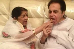 दिलीप कुमार की सलाह पर स्वर कोकिला लता दीदी ने सीखी थी उर्दू