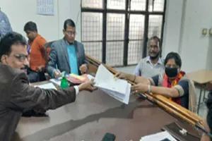 यूपी चुनाव: सिराथू सीट से डॉ. पल्लवी ने भरा पर्चा, केशव मौर्य पर बोला हमला