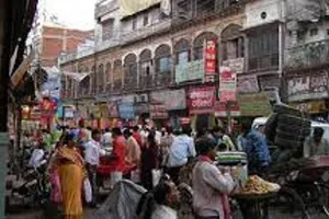 अमीनाबाद में बसता है लखनऊ वासियों का दिल, यहां शॉपिंग का असली मजा