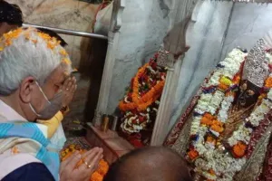 गाजीपुर: मनोज सिन्हा के दर्शन पूजन पर सपा ने जताया ऐतराज