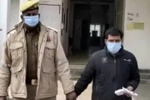 सीतापुर: कुख्यात हिस्ट्रीशीटर सहित दो अभियुक्तों को पुलिस ने दबोचा