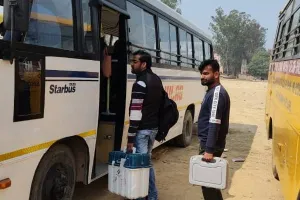 रायबरेली: सलोन विधानसभा क्षेत्र के 393 मतदेय स्थलों पर पोलिंग पार्टियां हुईं रवाना