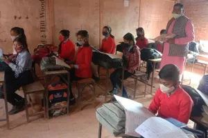 रायबरेली: कोरोना कम होते ही खुले स्कूल, बच्चों में दिखी खुशी