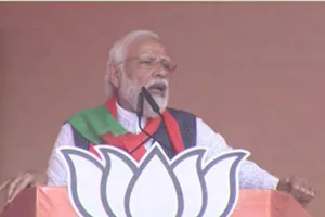 मौसमी नेताओं से सतर्क रहें उत्तर प्रदेश के मतदाता : पीएम मोदी