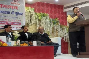 समाज का सजग प्रहरी है अधिवक्ता: राघवेंद्र सिंह