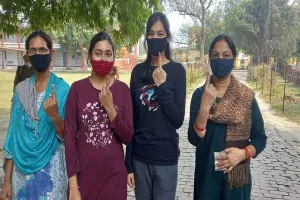 फर्स्ट वोटर: युवाओं में खासा उत्साह, सबके अलग-अलग मुद्दे