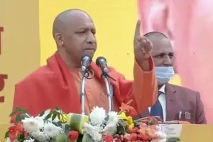 UP Election 2022: पीलीभीत में सीएम योगी ने सपा पर कसा तंज, कहा- सपा का हाथ आतंकियों के साथ